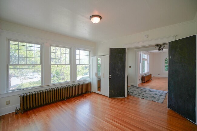 Building Photo - 2389 W Boise Ave