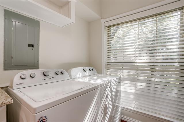 Building Photo - 4420 Harlanwood Dr