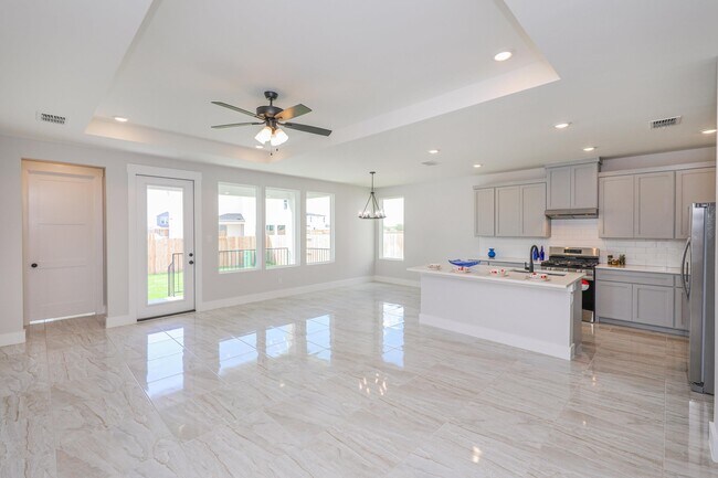 Building Photo - 1008 True Patriot Dr