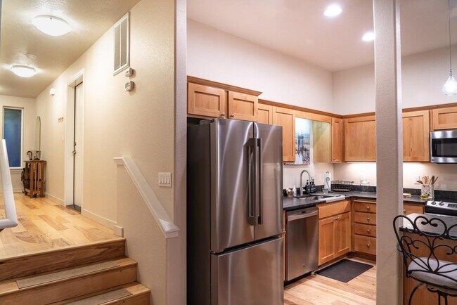 Building Photo - 237 Dunthorpe Dr