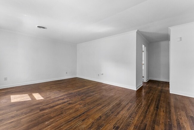 Building Photo - 810 Indian Dr