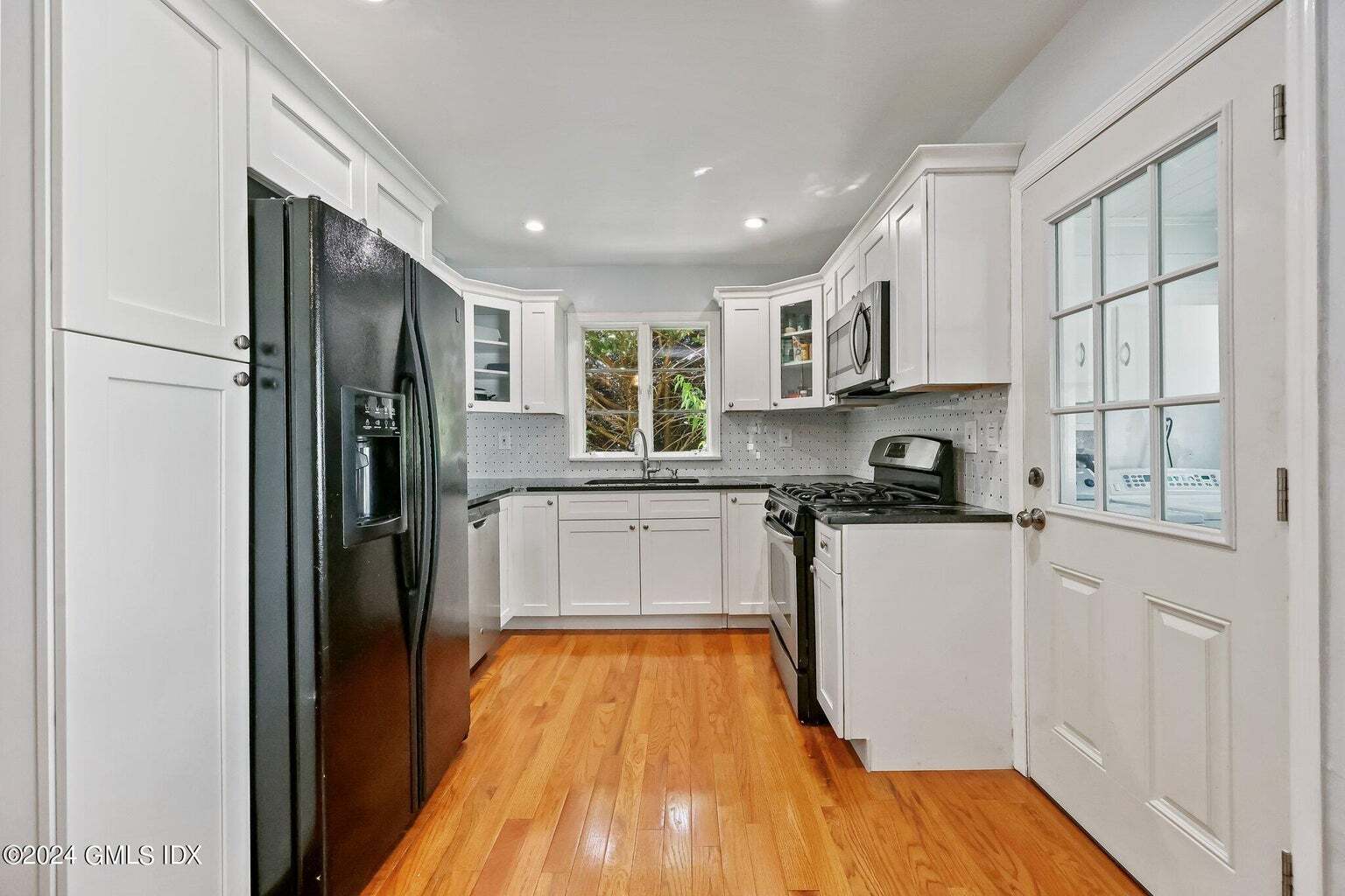 Building Photo - 10 Fletcher Ave