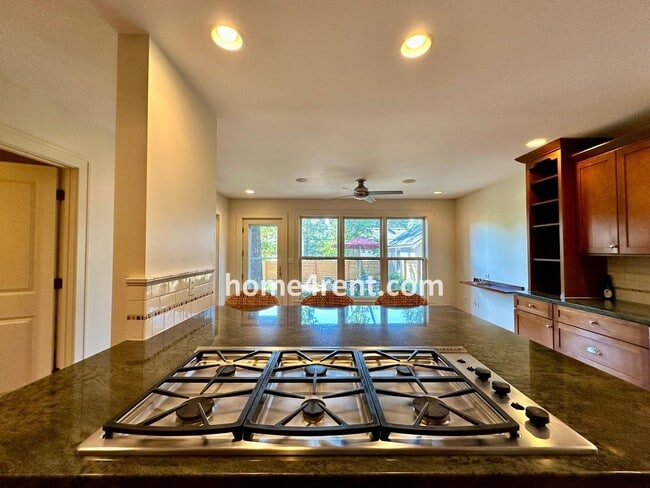 Building Photo - Charming Dutch Colonial in Brookside w/ an Updated Kitchen, Wood Floors, Fenced Yard and a Finish...