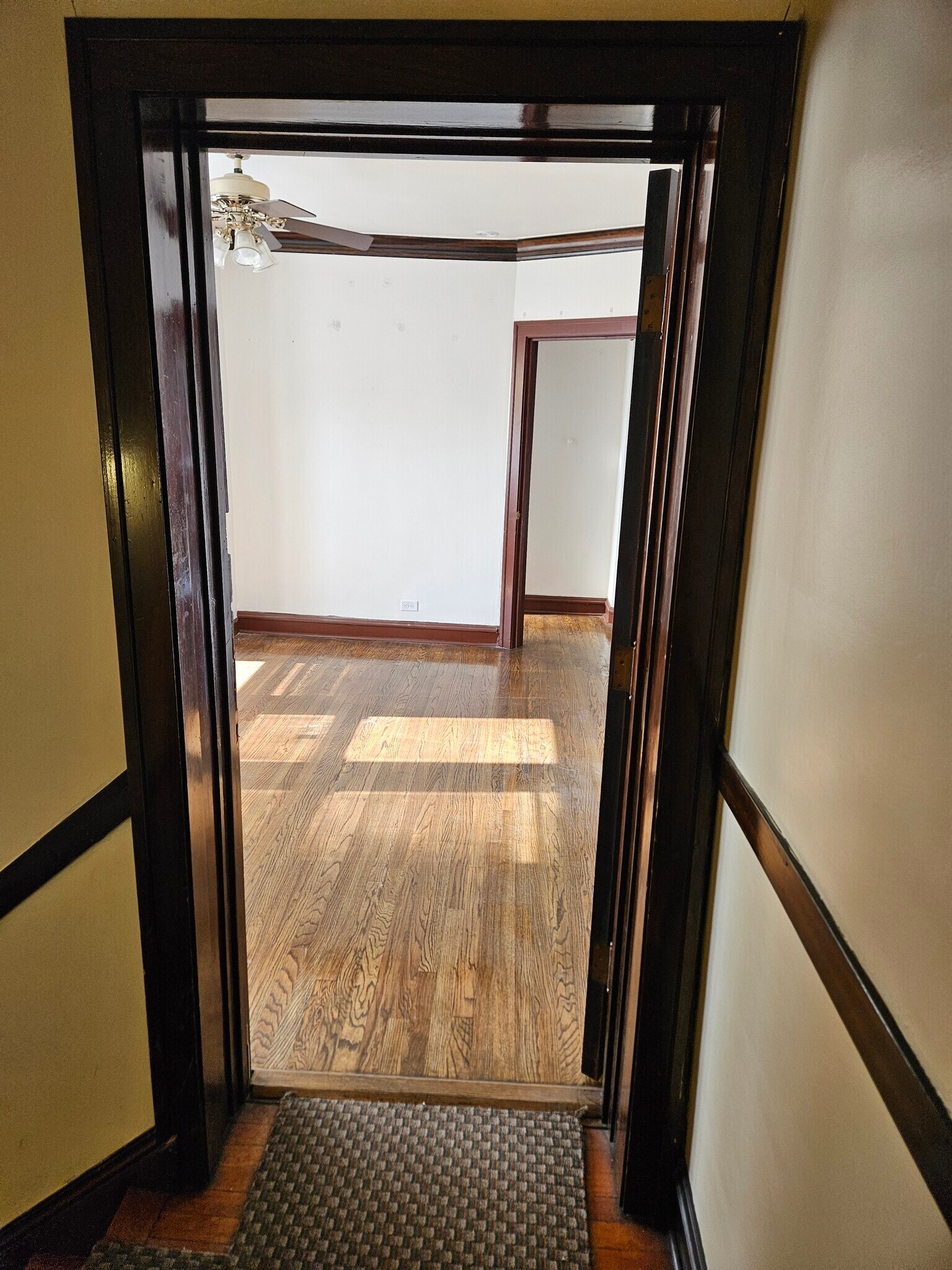 Building Photo - 1745 W 89th St