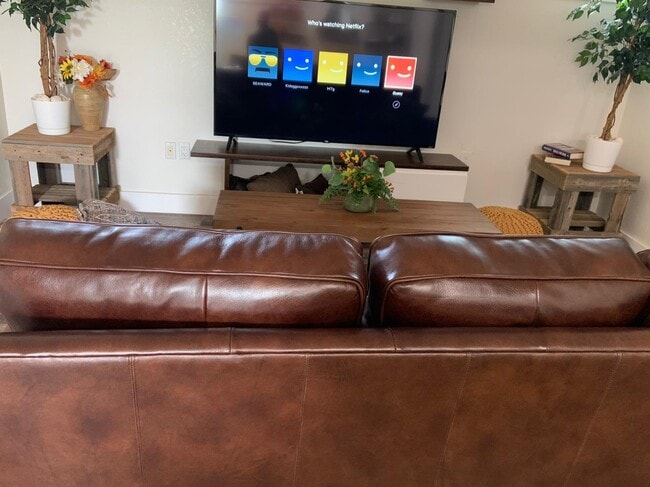 Building Photo - PR 12