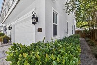 Building Photo - 15 NE 20th Ave