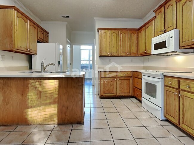 Building Photo - 6207 Chester Cv