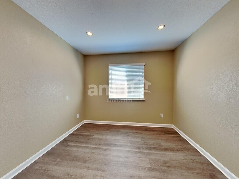 Building Photo - 2928 Frontier Ln