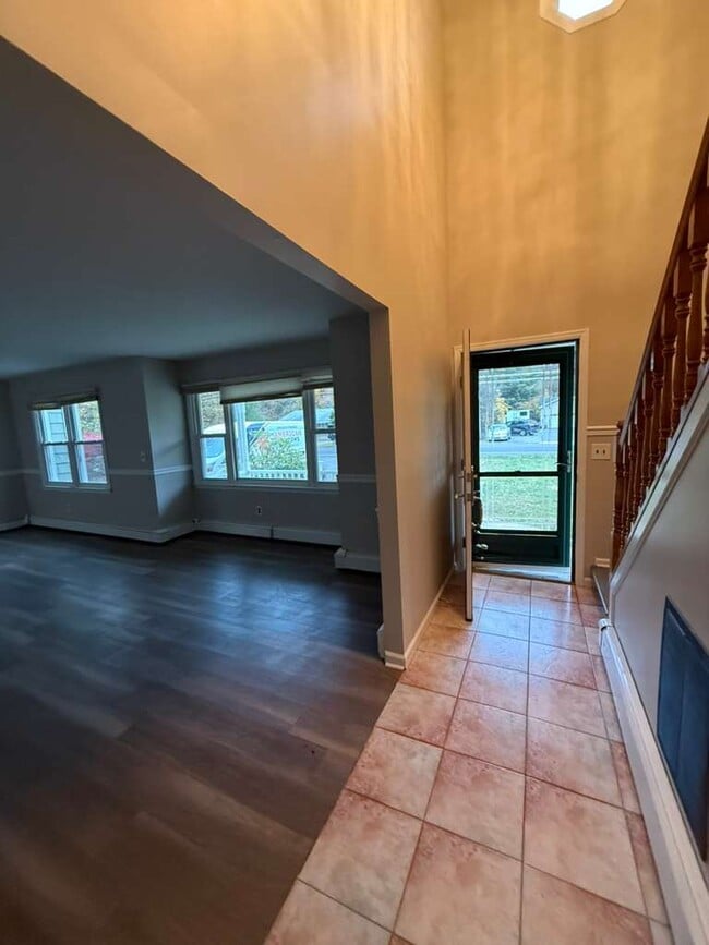 Building Photo - 153 Cedar Swamp Rd