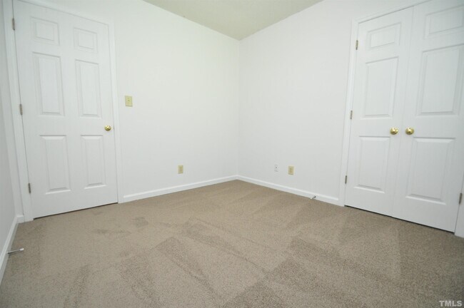 Building Photo - 124 Trafalgar Ln