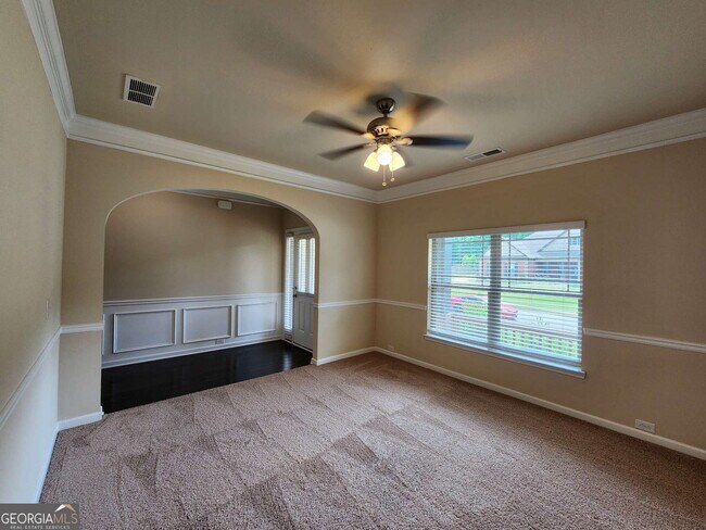 Building Photo - 525 Twelve Oaks Dr