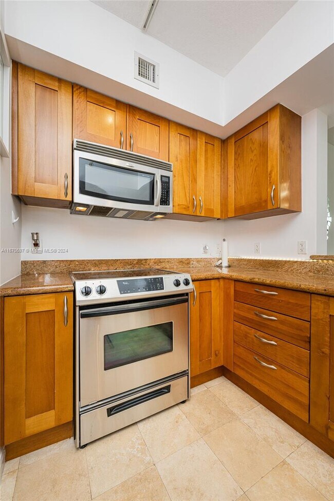 Building Photo - 1745 E Hallandale Beach Blvd