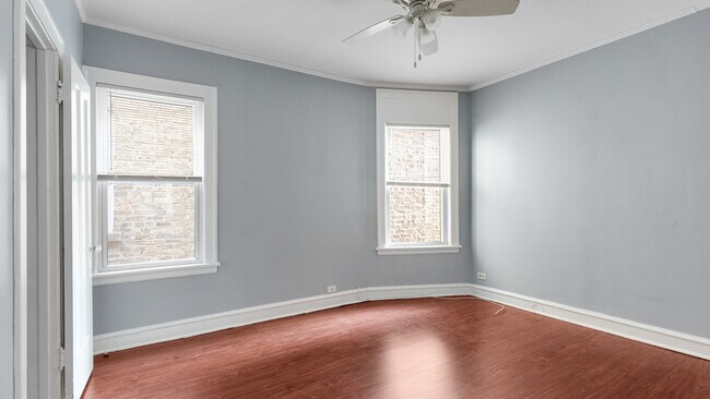Building Photo - 5714 N Christiana Ave