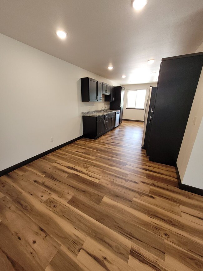Building Photo - 5282 Christopher Dr