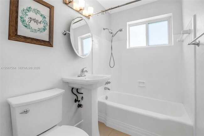 Building Photo - 9841 Dominican Dr