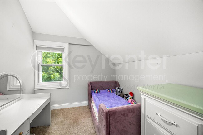 Building Photo - 4230 N Oriole Ave