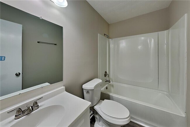 Building Photo - 1627 Eric Cir