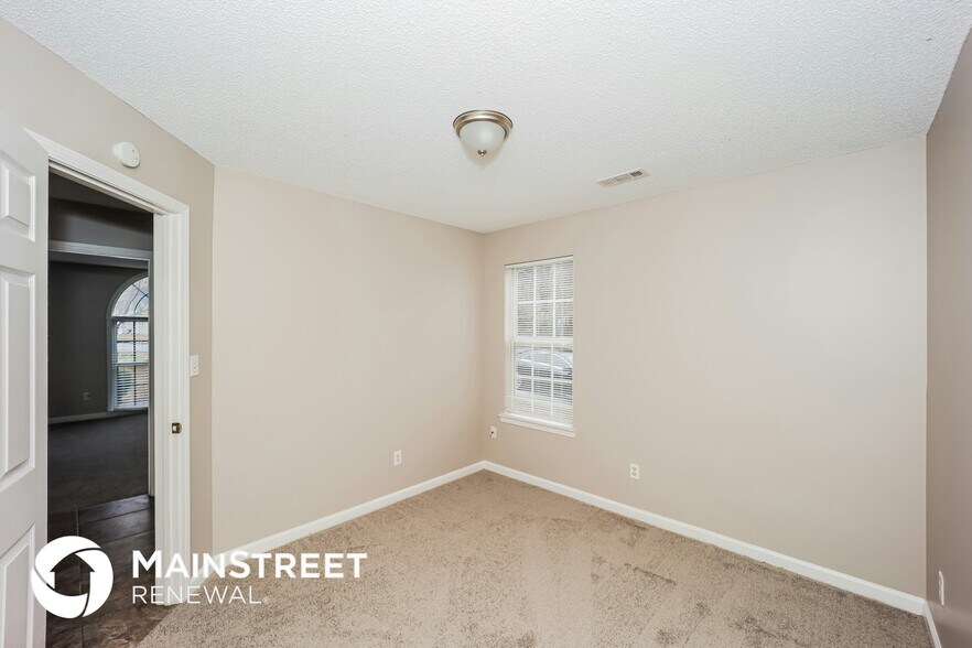 Building Photo - 425 Buffington Dr