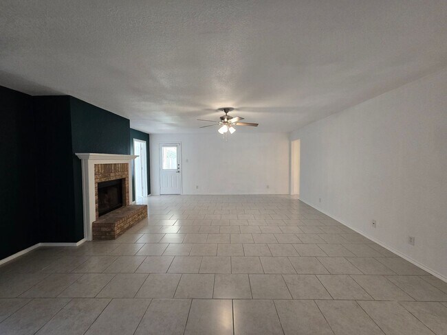 Building Photo - 3906 Kevin Shaw Dr
