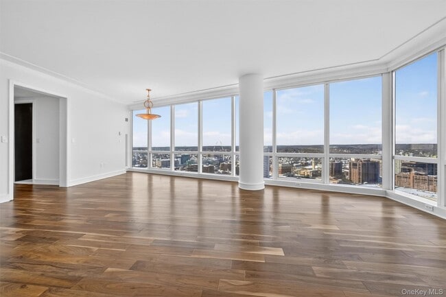 Building Photo - 1 Renaissance Square