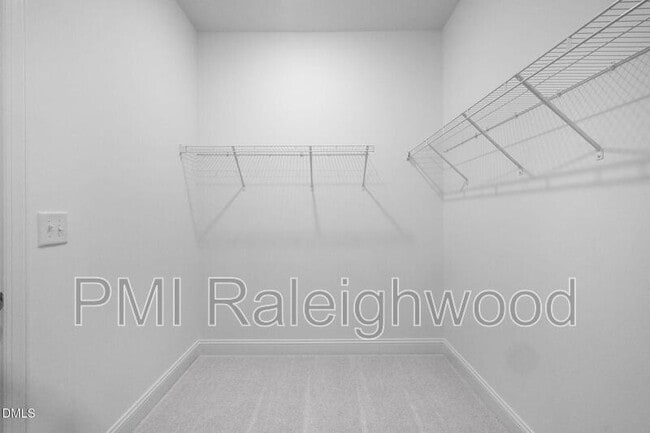 Building Photo - 404 Rolling Pasture Way