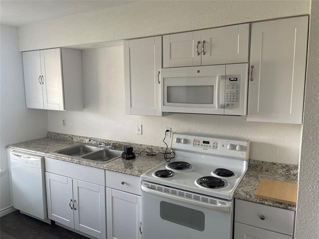 Building Photo - 2422 W Northgate Dr