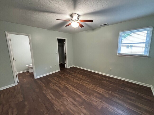 Building Photo - 5202 Fox Ct