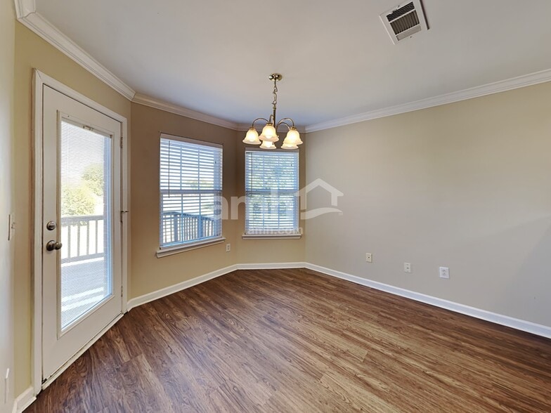 Building Photo - 1308 Chapman Ct