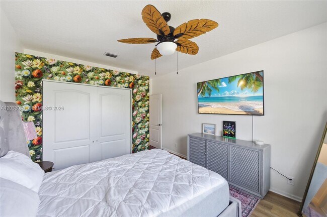 Building Photo - 8141 Sandpiper Way