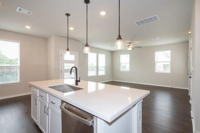 Building Photo - 4801 Star Jasmine Dr