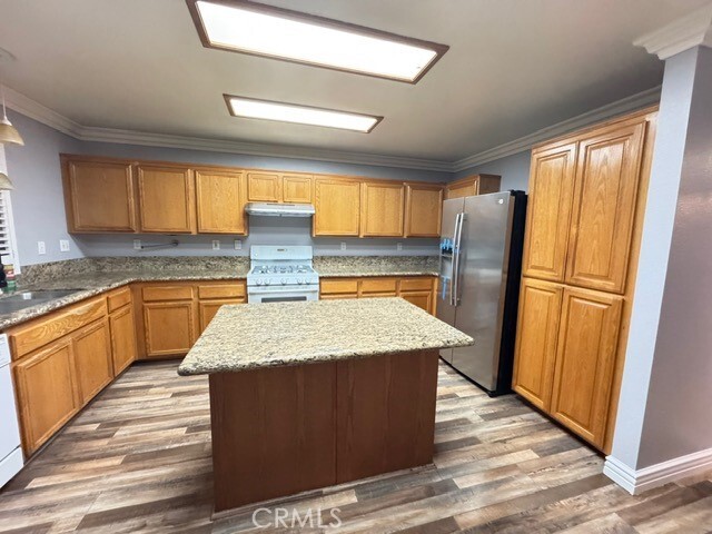 Building Photo - 8982 Dahlia Dr