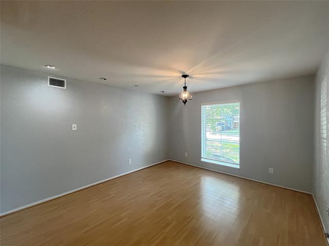 Building Photo - 804 Wateka Way