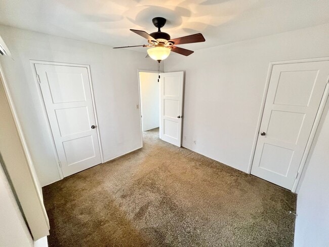 Building Photo - Granada Triplex