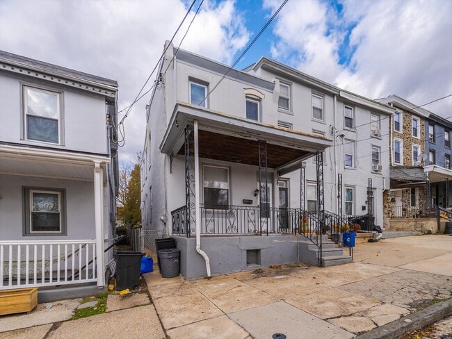 Building Photo - 19 Osborn St