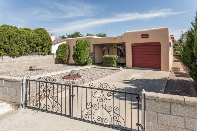 Building Photo - OLD TOWN NORTH VALLEY 2/BD 2/BA 1/CG