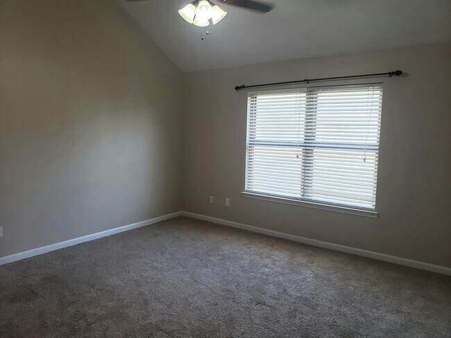 Building Photo - 1112 Grove Landing Ln