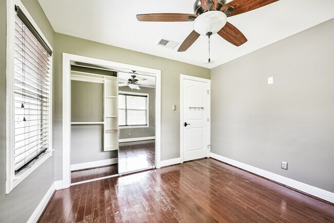 Building Photo - 6833 Concho St