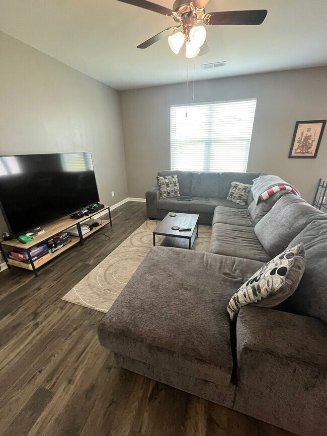 Building Photo - Bonaire Beauty: A Modern 3-Bedroom Home Aw...