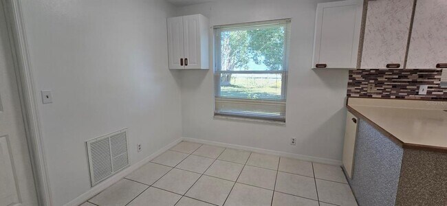 Building Photo - 3341 NW 44th Ct