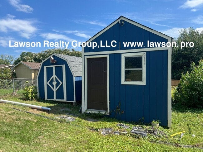 Building Photo - Updated, Cozy, and Clean- One Level Living...