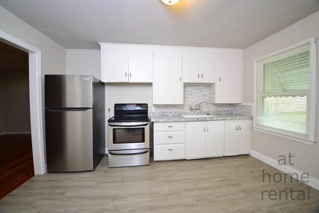Building Photo - 4628 S 31st W Ave