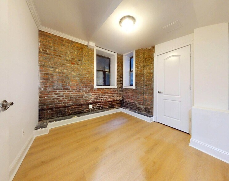 Building Photo - East 25th Street