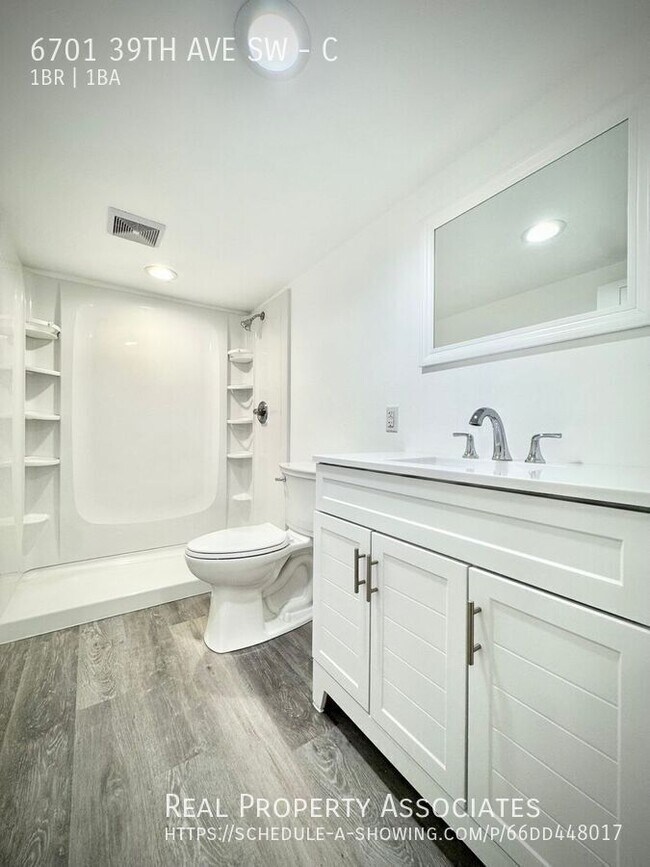 Building Photo - 6701 39th Ave SW