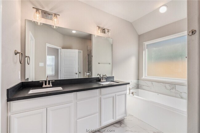 Building Photo - 3421 Utah Ct