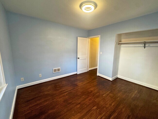 Building Photo - Beautiful and Spacious 4BD 2BA Single-Family Home in Arlington Heights