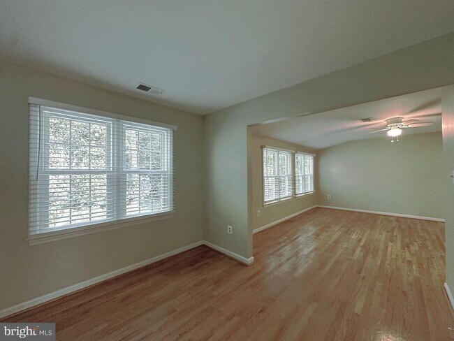 Building Photo - 9612 Whitecedar Ct