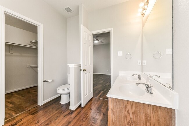 Building Photo - 3863 Silver Hawk Dr