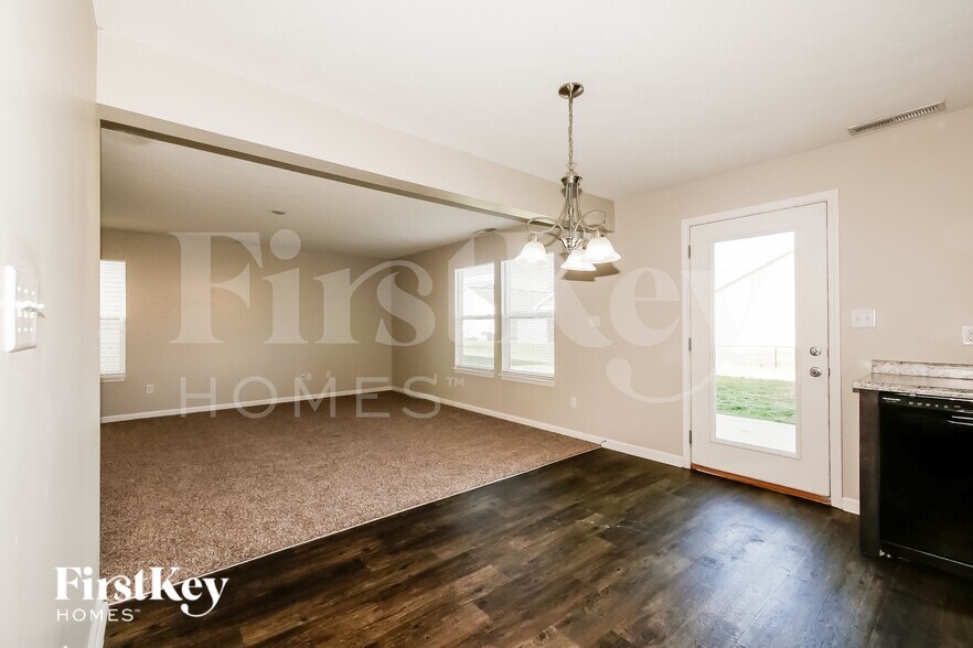 Building Photo - 8128 Wildwood Farms Dr