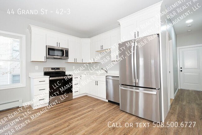 Building Photo - 44 Grand St