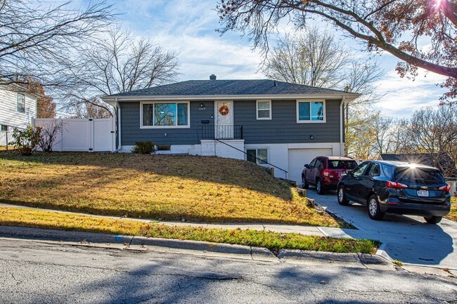 Building Photo - Beautiful 3 Bedroom / 1 Bath Home in Distr...